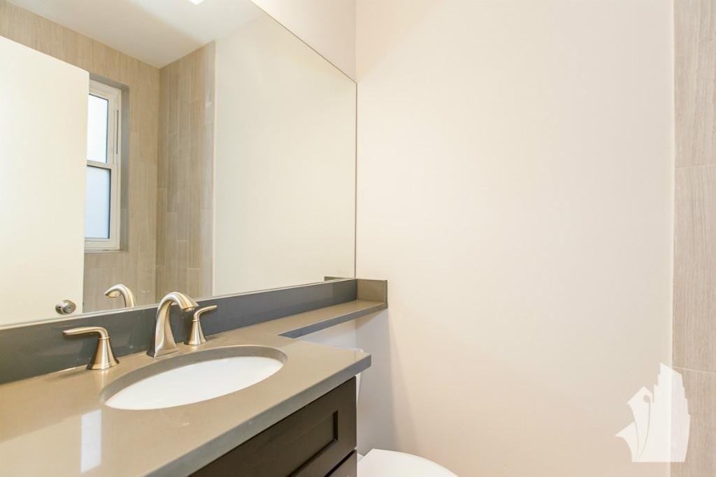 511 W Belmont Ave #33 - Photo 3 of 10