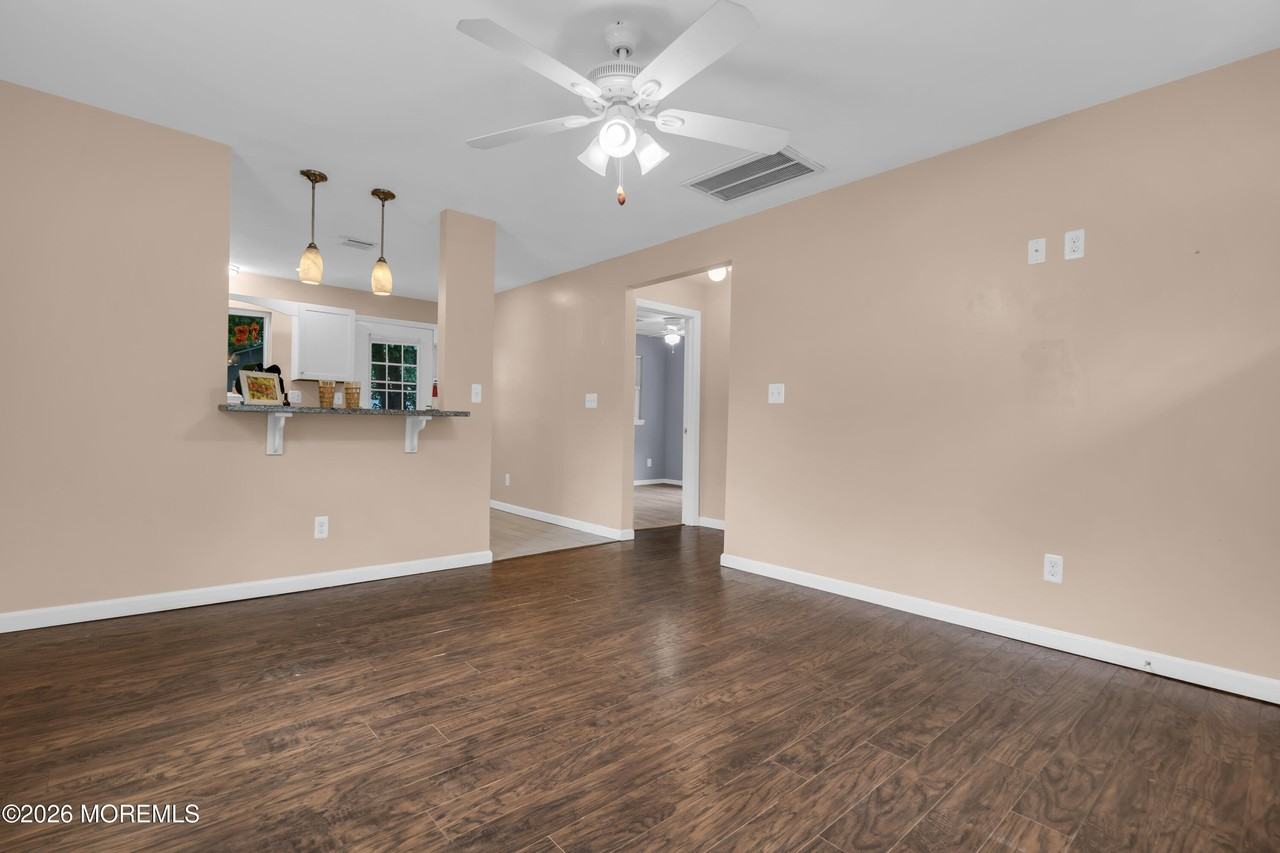 65 Lighthouse Dr - Photo 2 of 12