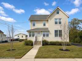 featured image of 46 Riverdale Ave #FRONT