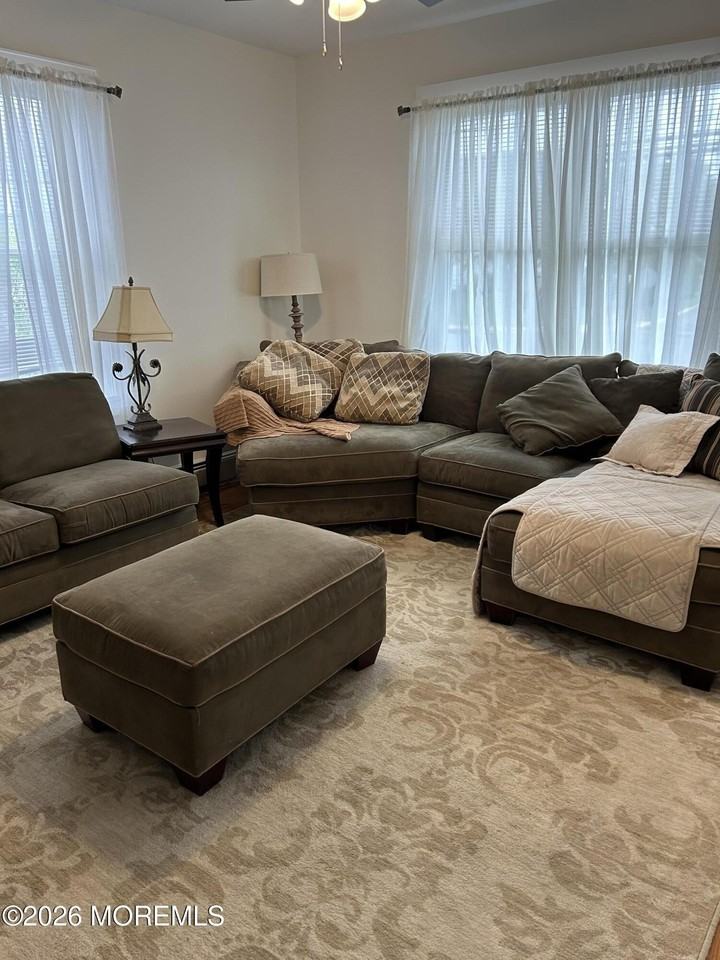 46 Riverdale Ave - Photo 5 of 11