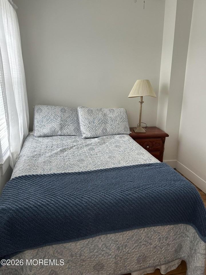46 Riverdale Ave - Photo 6 of 11