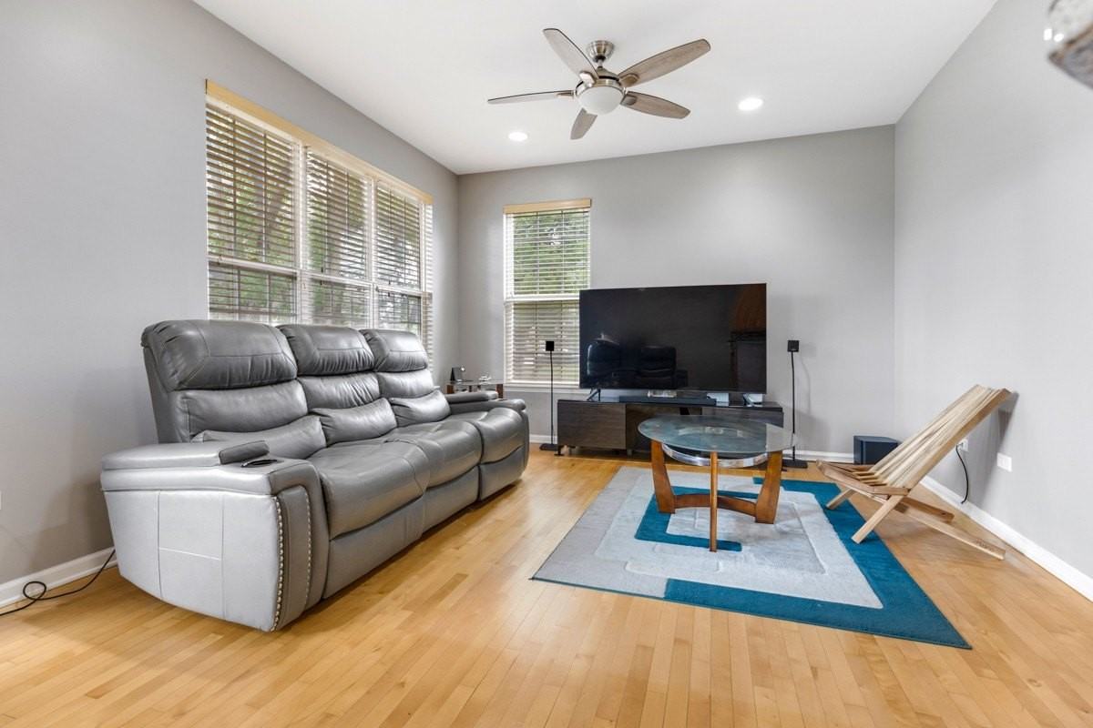 460 Vaughn Cir - Photo 5 of 25