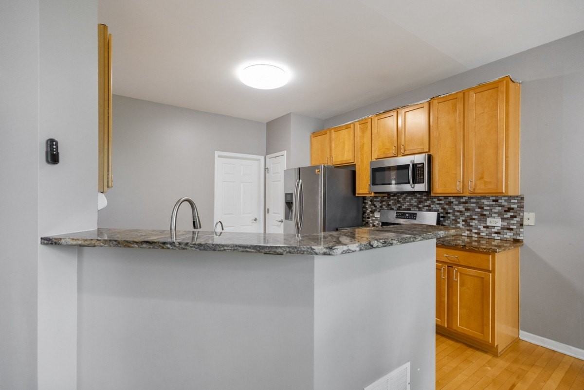 460 Vaughn Cir - Photo 7 of 25