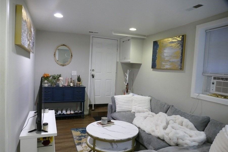 1729 N Fairfield Ave #G - Photo 3 of 21