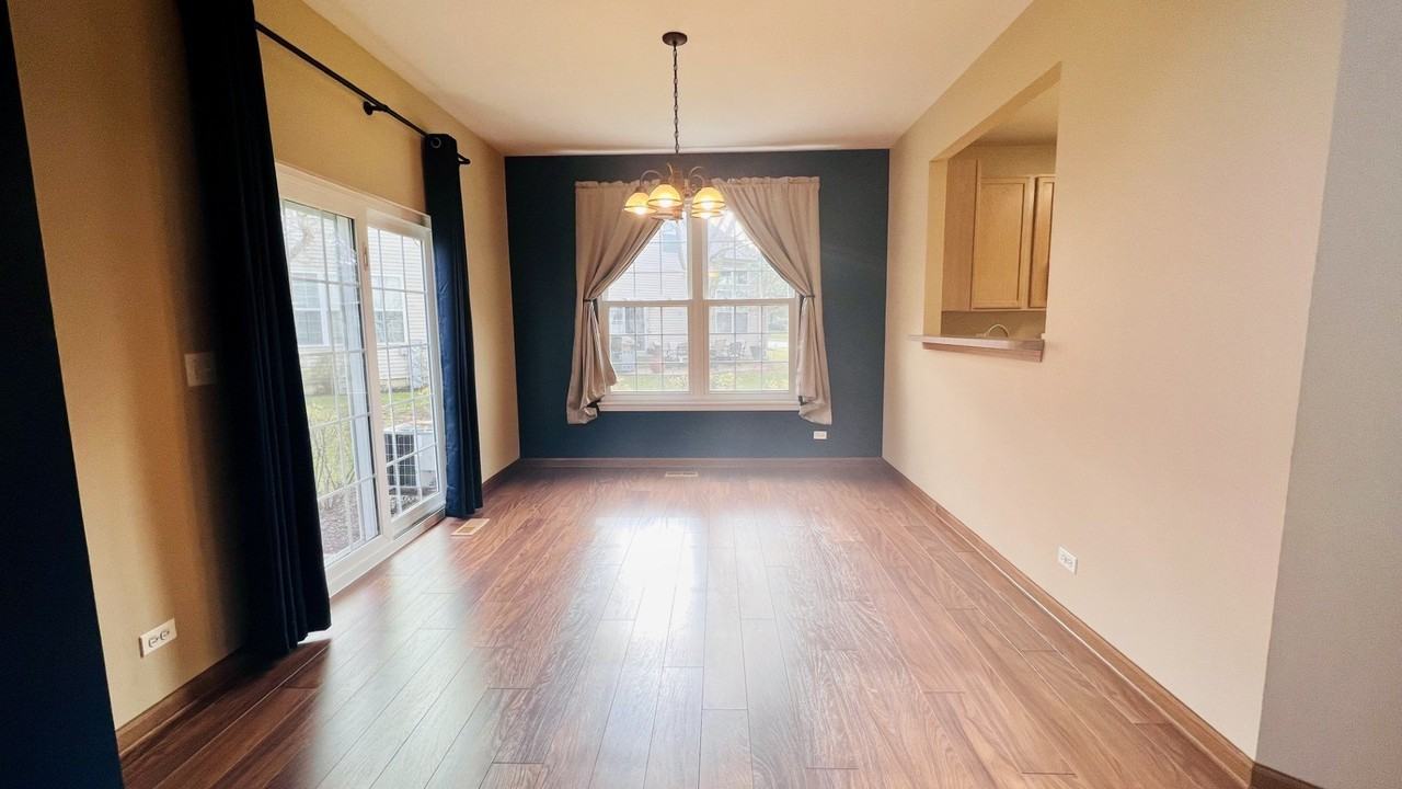 623 Shakespeare Dr - Photo 3 of 16