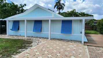 featured image of 10671 Hampton St