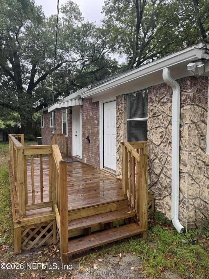 273 Day Ave - Photo 2 of 14