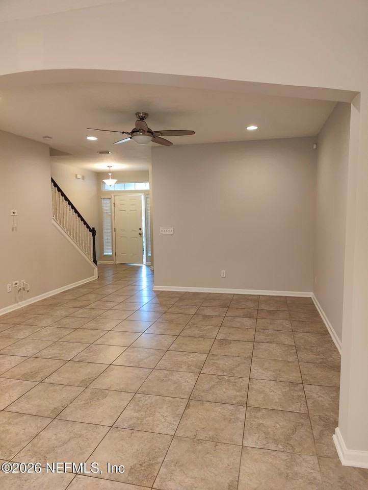 534 Richmond Dr - Photo 4 of 25