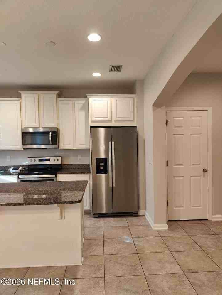 534 Richmond Dr - Photo 5 of 25