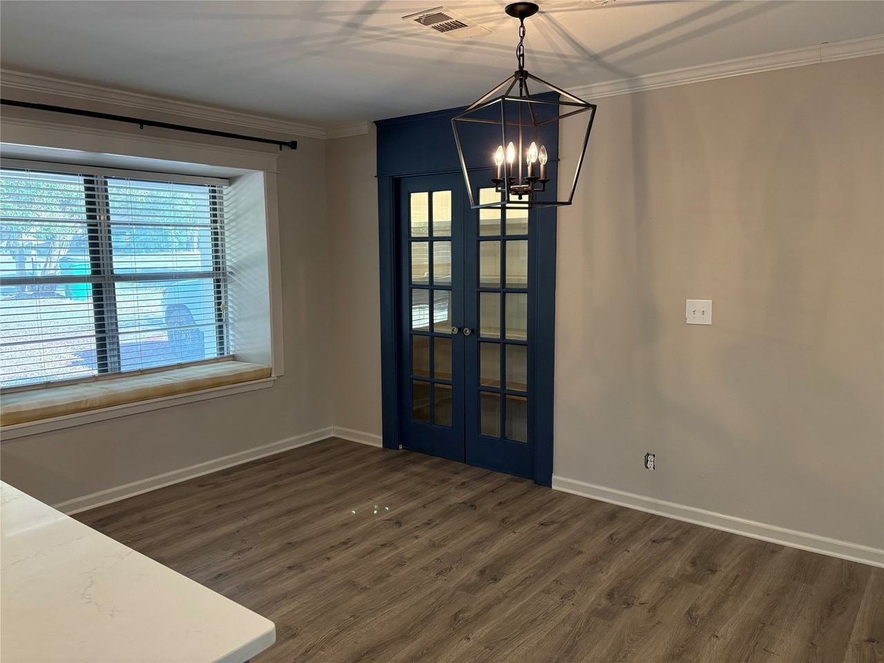 520 Crestwood Dr - Photo 5 of 16