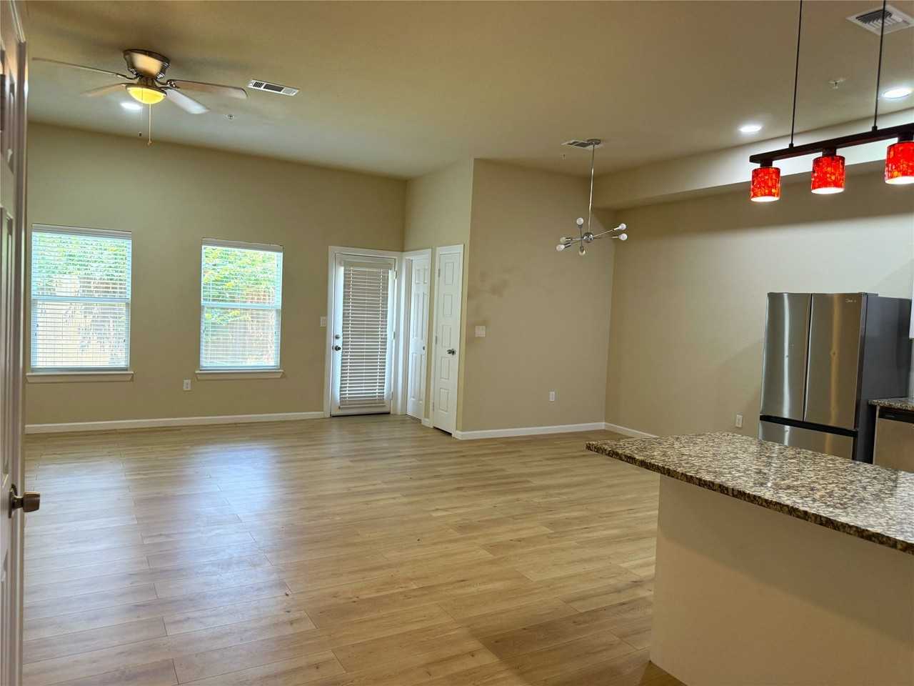 230 Heritage Ct - Photo 4 of 18