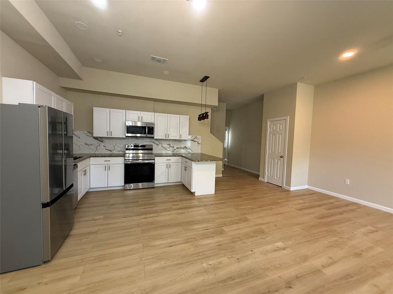 230 Heritage Ct - Photo 6 of 18