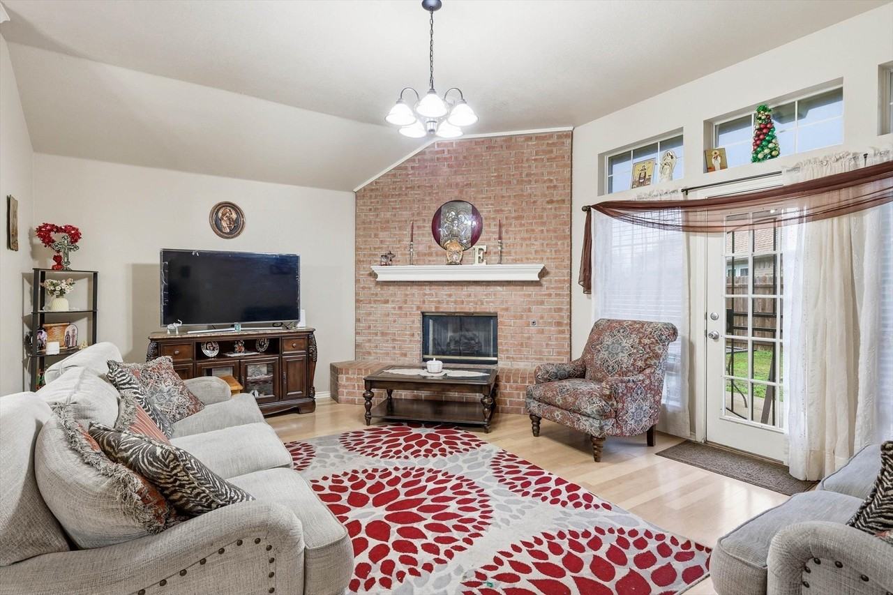 2988 Thames Trl - Photo 7 of 30