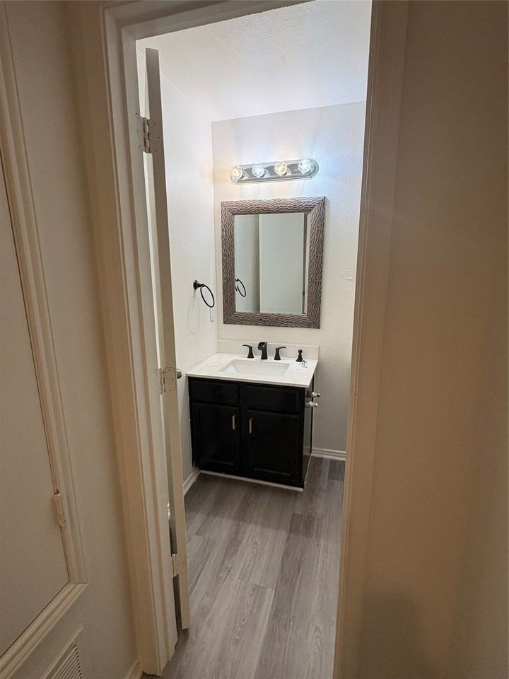 8836 Valley River Dr - Photo 4 of 15