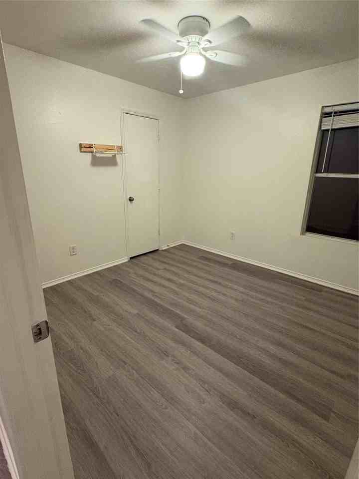 8836 Valley River Dr - Photo 5 of 15