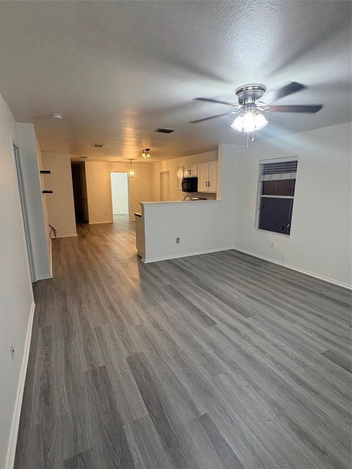 8836 Valley River Dr - Photo 7 of 15