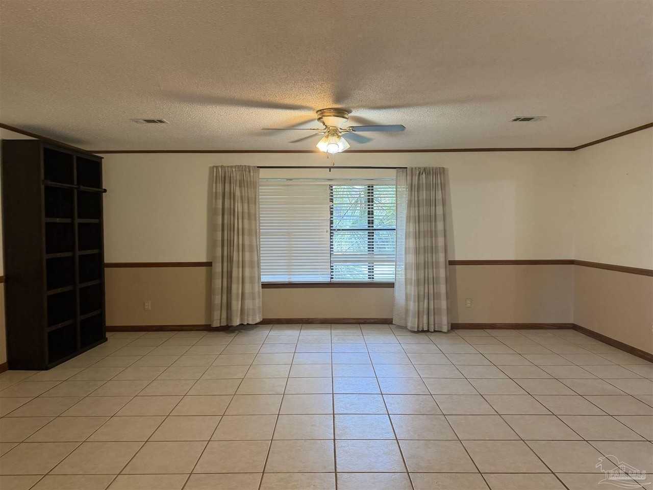 3132 Waterview Dr - Photo 5 of 37