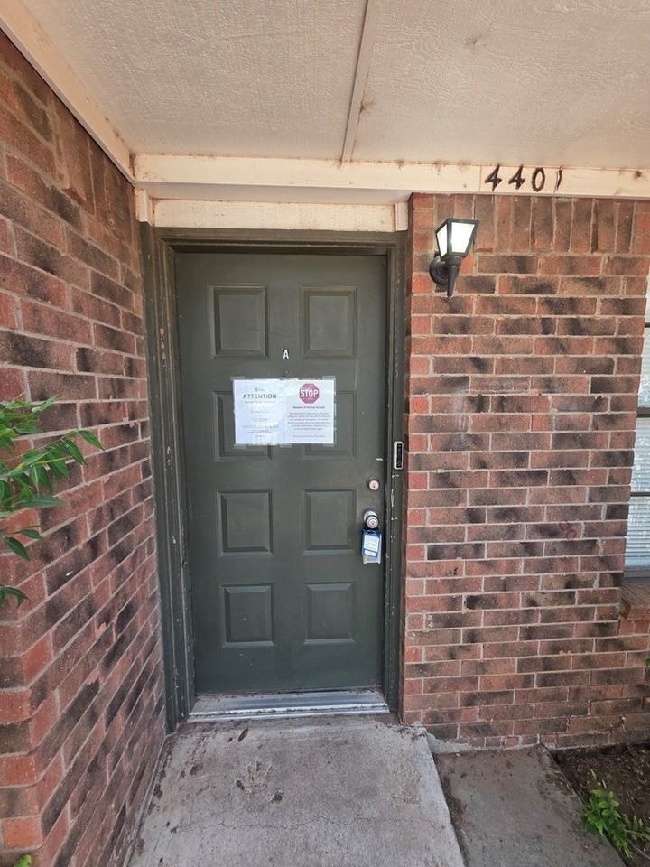 4401 Crockett Ave #A - Photo 3 of 27