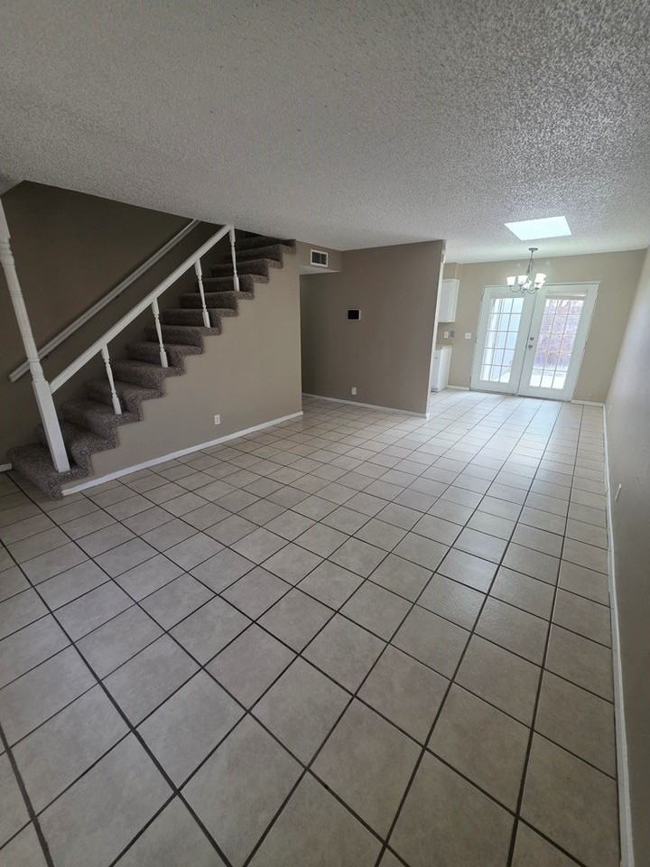 4401 Crockett Ave #A - Photo 5 of 27