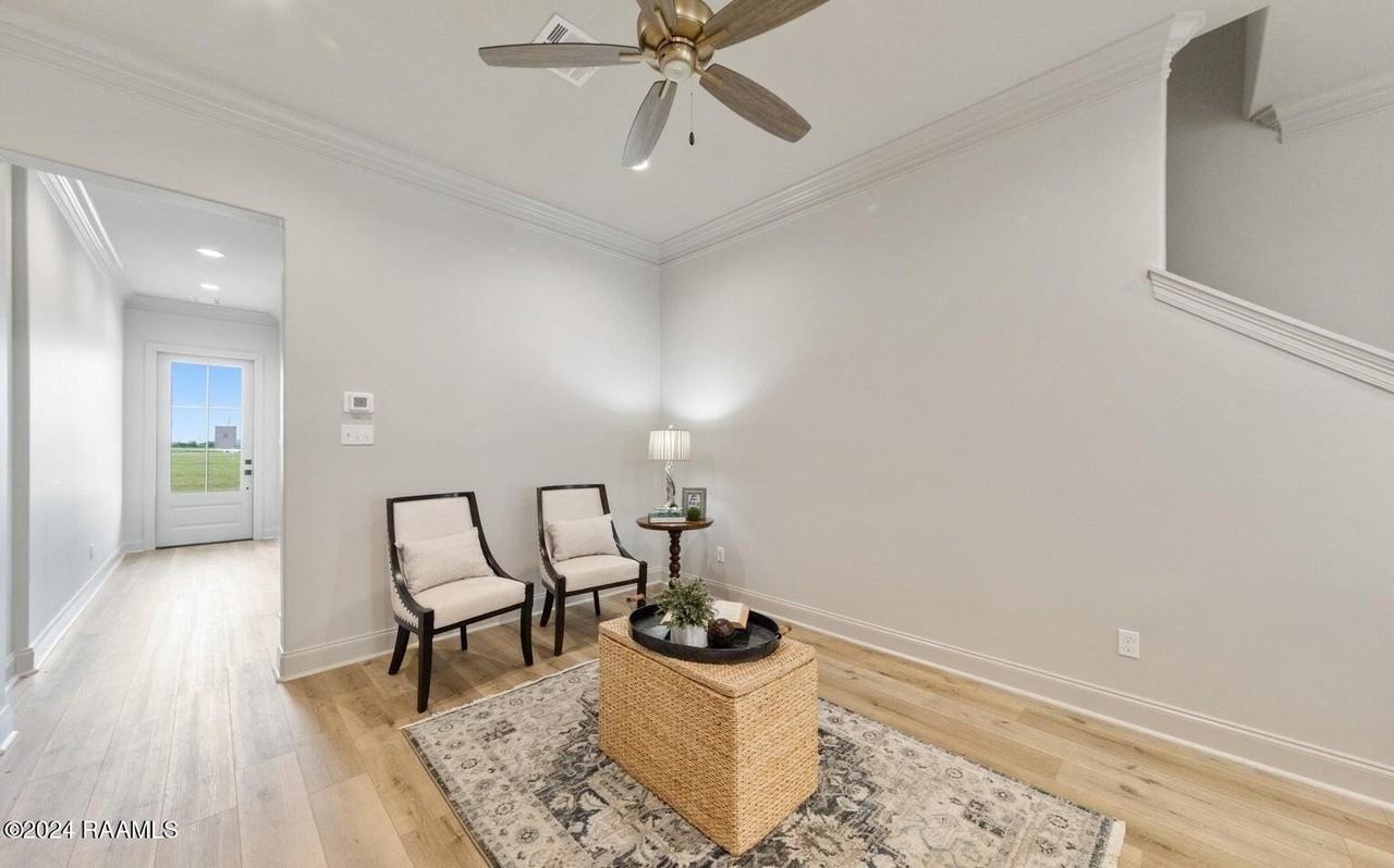 304 Sandstone Ave - Photo 4 of 31
