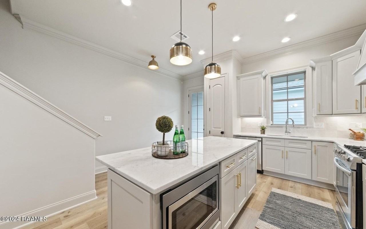 304 Sandstone Ave - Photo 7 of 31
