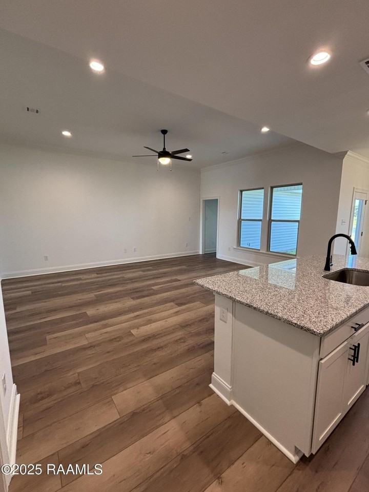 206 Yellowfin Ln - Photo 7 of 19