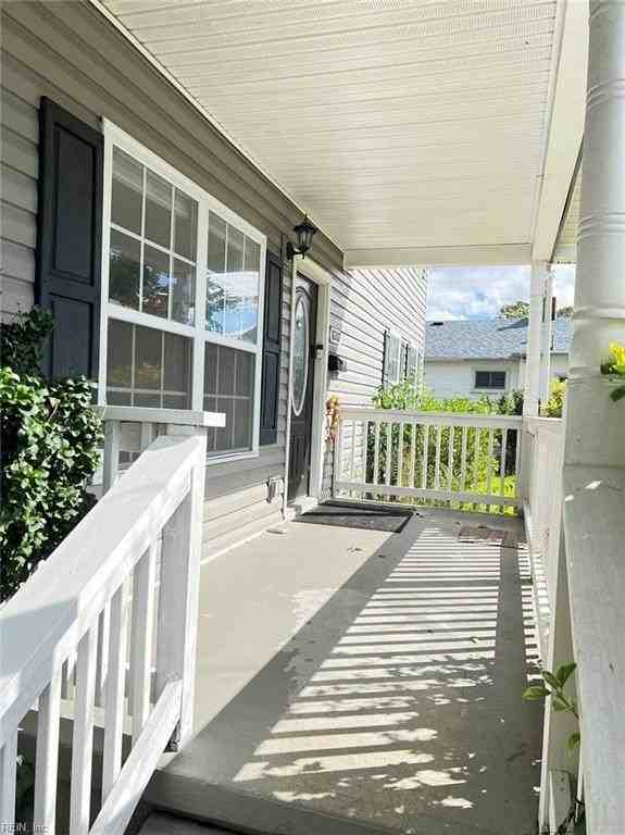 8202 Edwin Dr - Photo 3 of 37