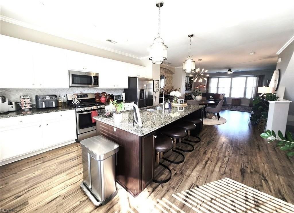 1422 Independence Blvd - Photo 7 of 29