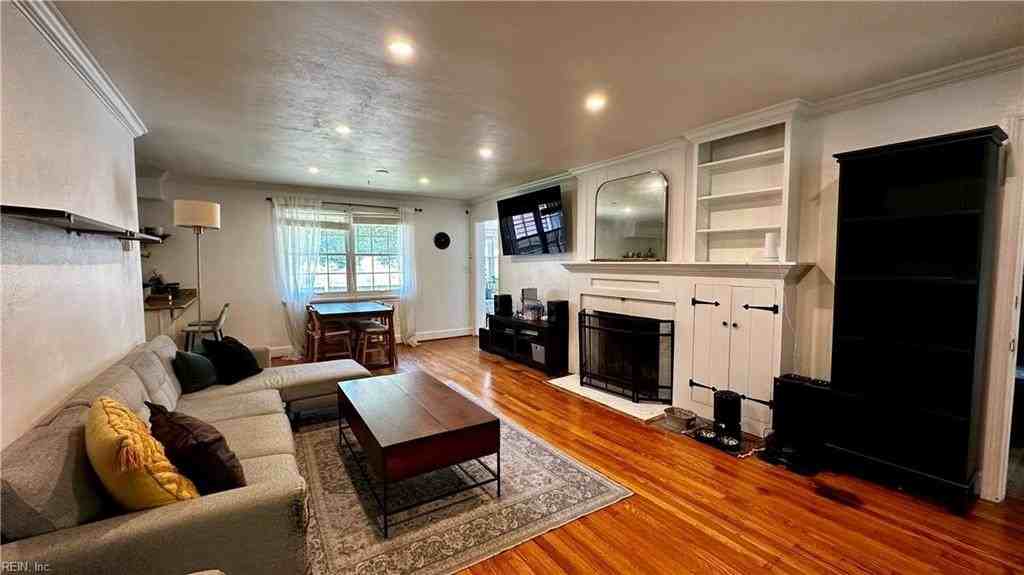 6301 Monroe Pl - Photo 3 of 19
