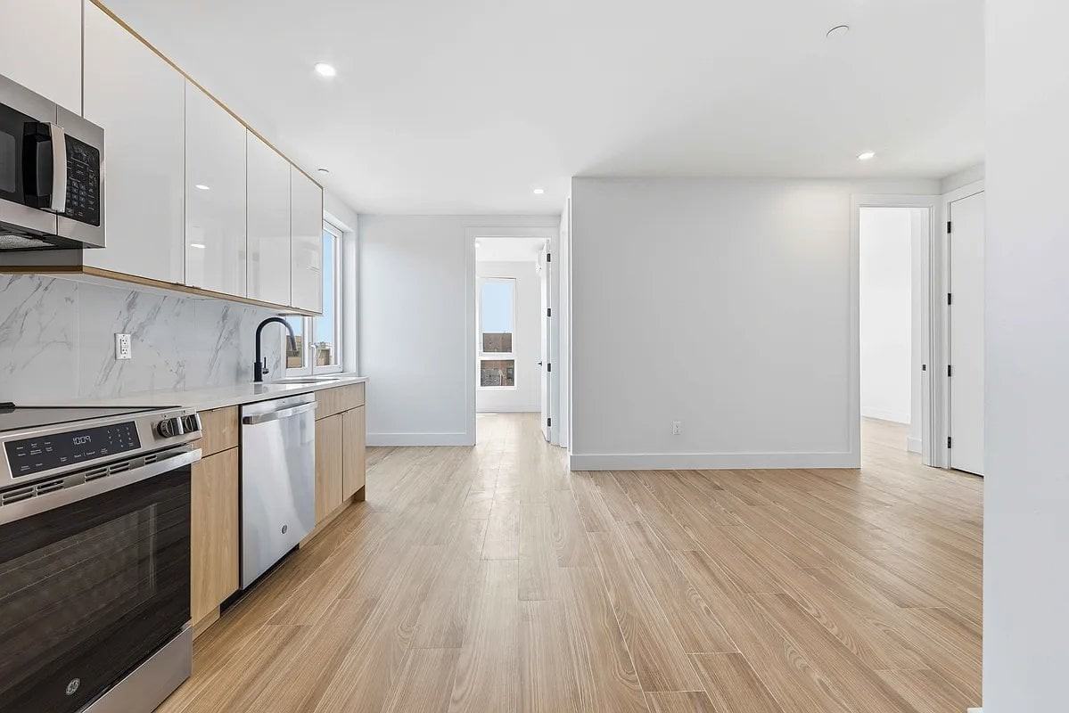 948 New York Ave #3G