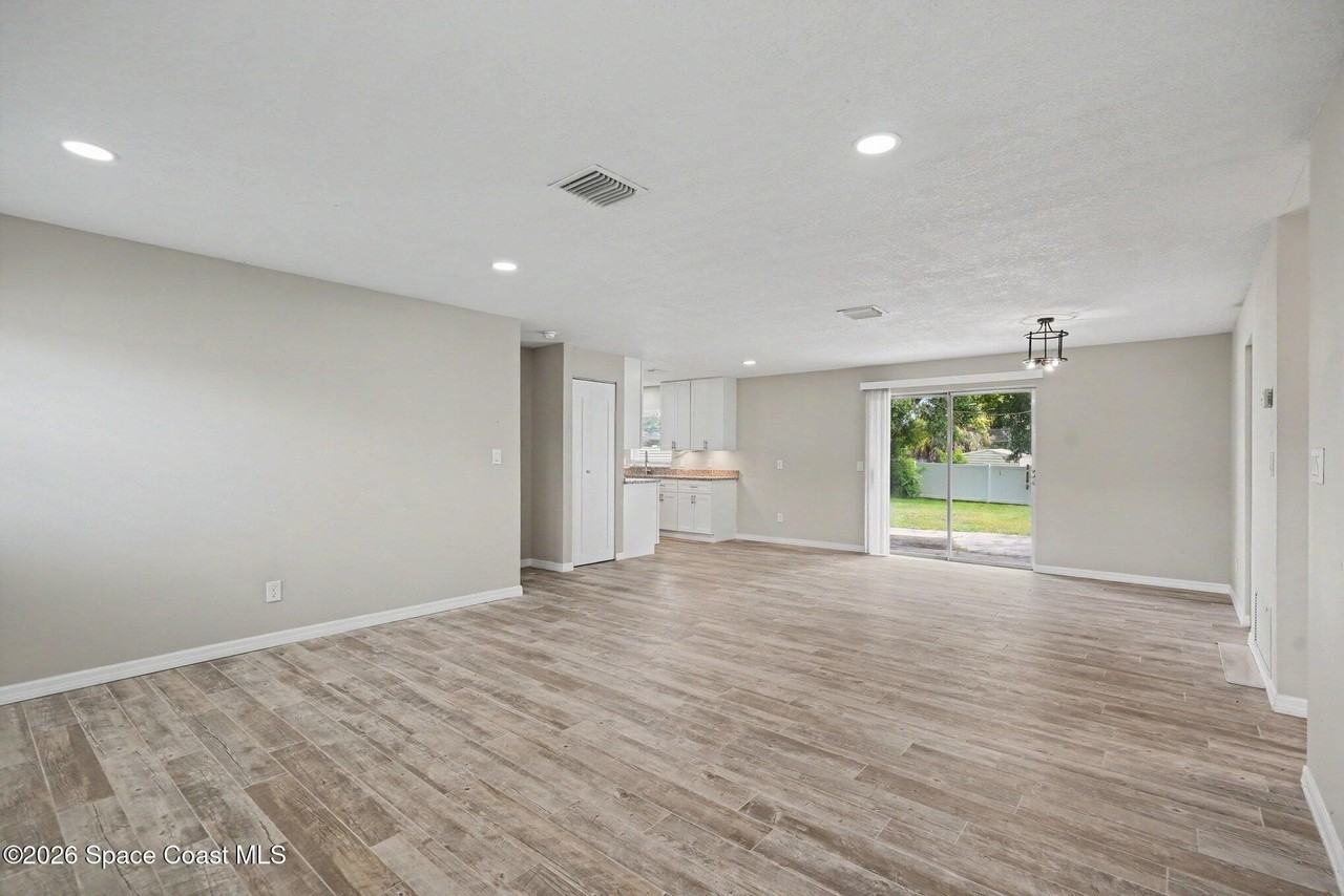 2222 Lucille Ln - Photo 6 of 15