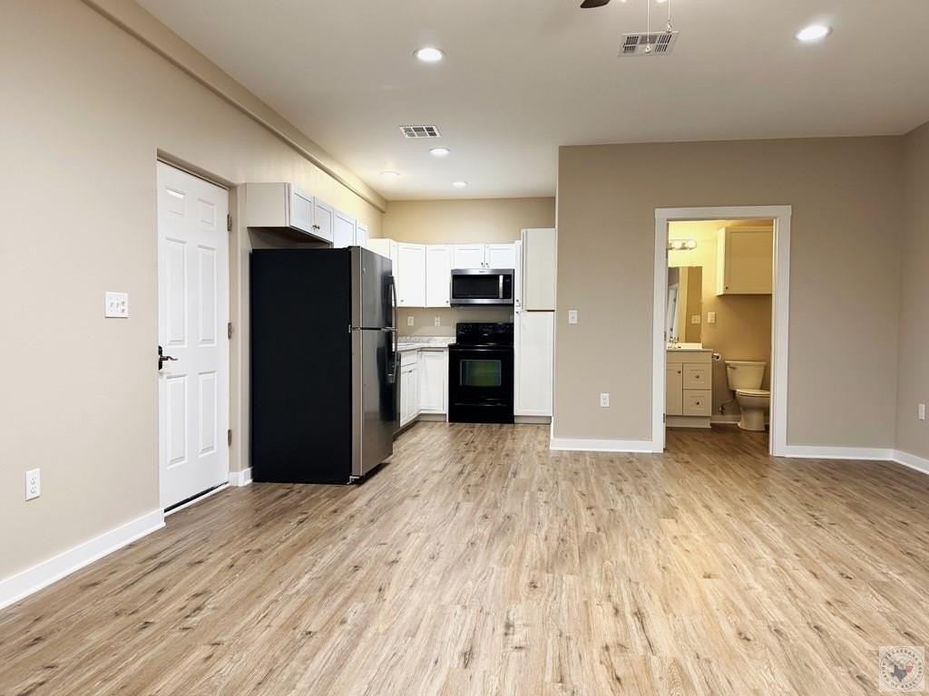 810 W Ave A - Photo 4 of 12