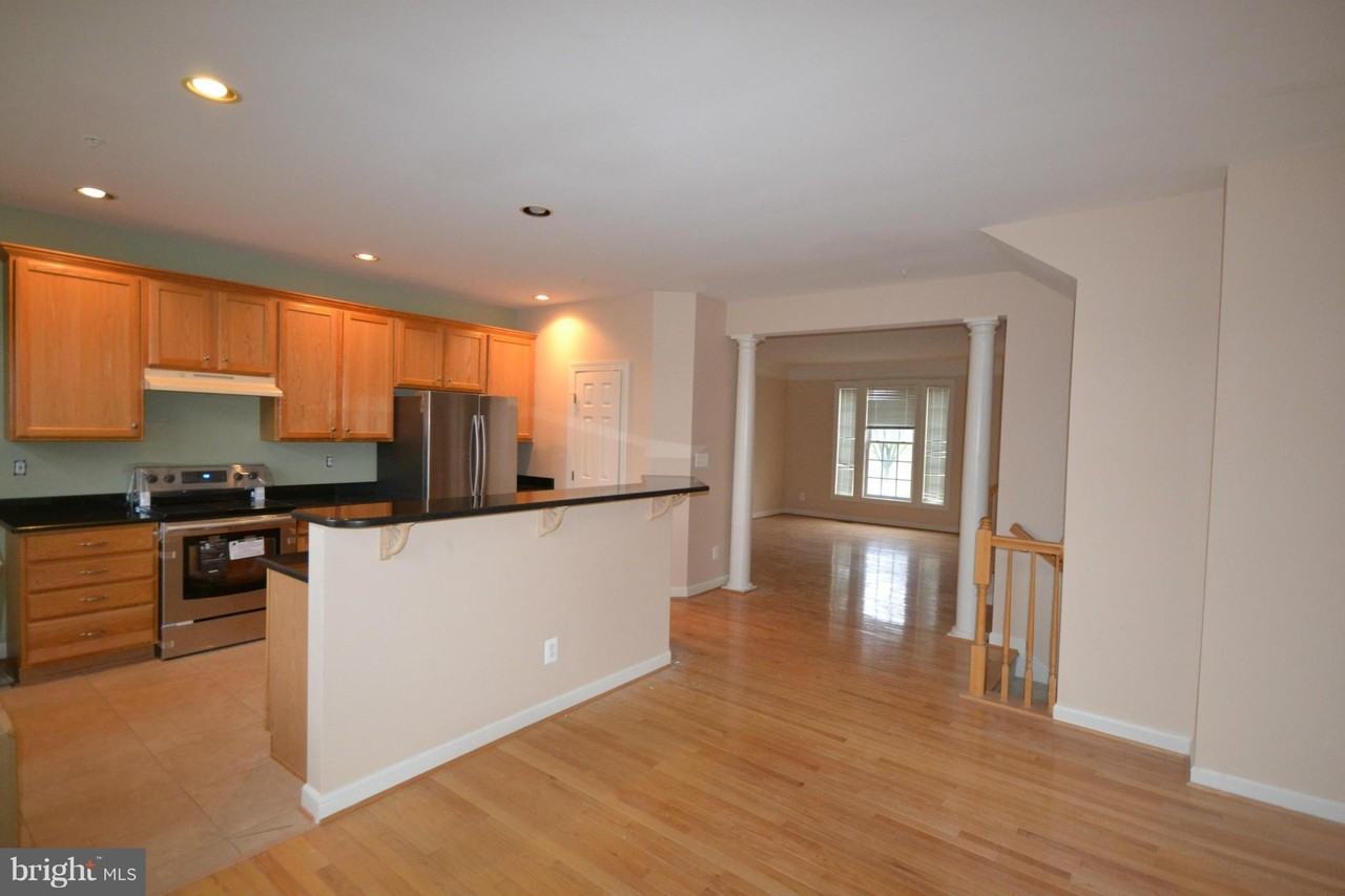 2236 Sussex Way - Photo 4 of 26