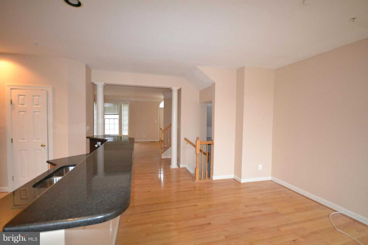 2236 Sussex Way - Photo 5 of 26