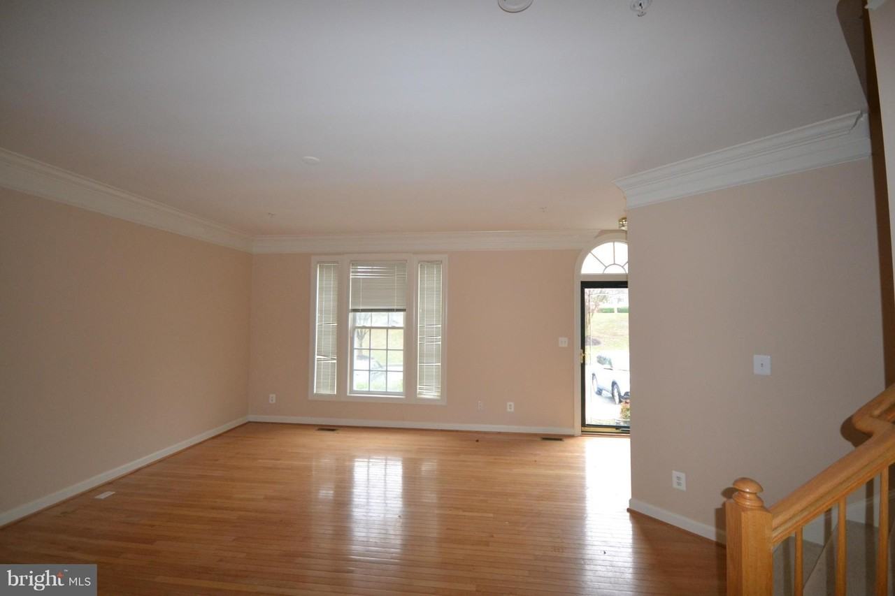 2236 Sussex Way - Photo 7 of 26