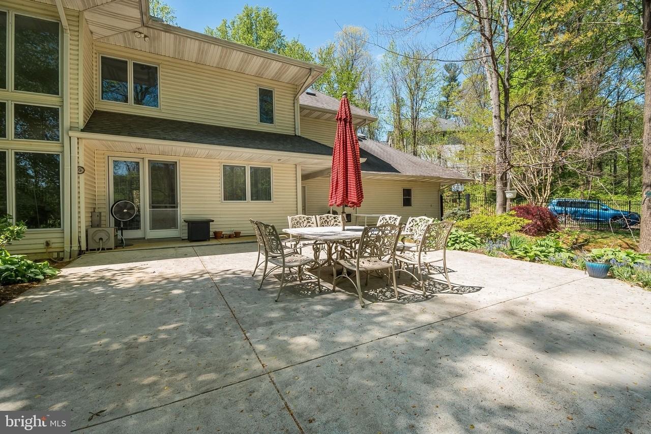8309 Old Seven Locks Rd - Photo 4 of 16