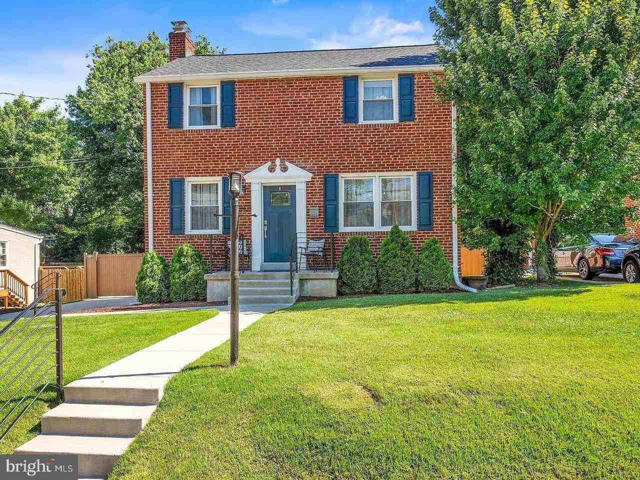2605 Arcola Ave - Photo 4 of 30