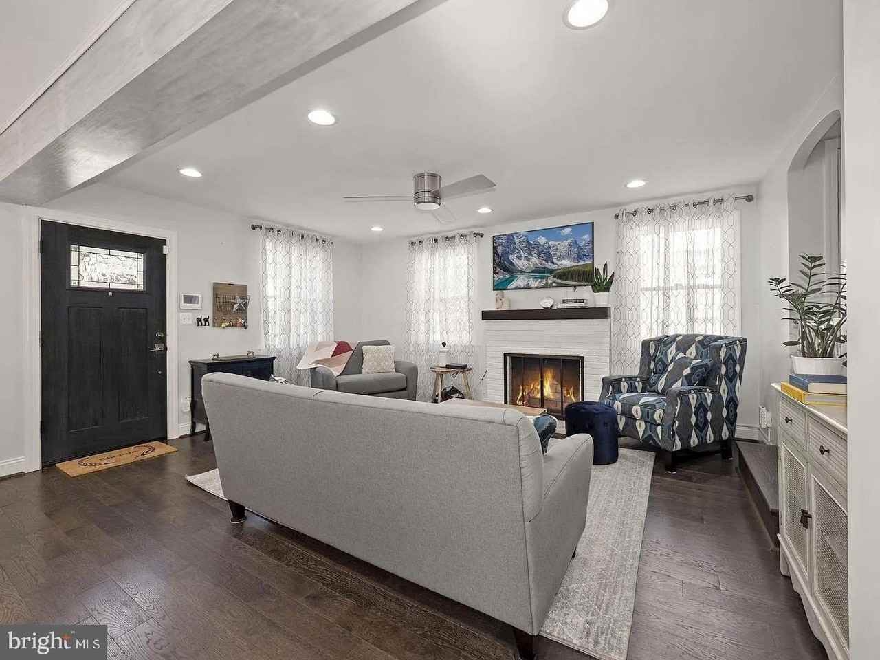 2605 Arcola Ave - Photo 5 of 30