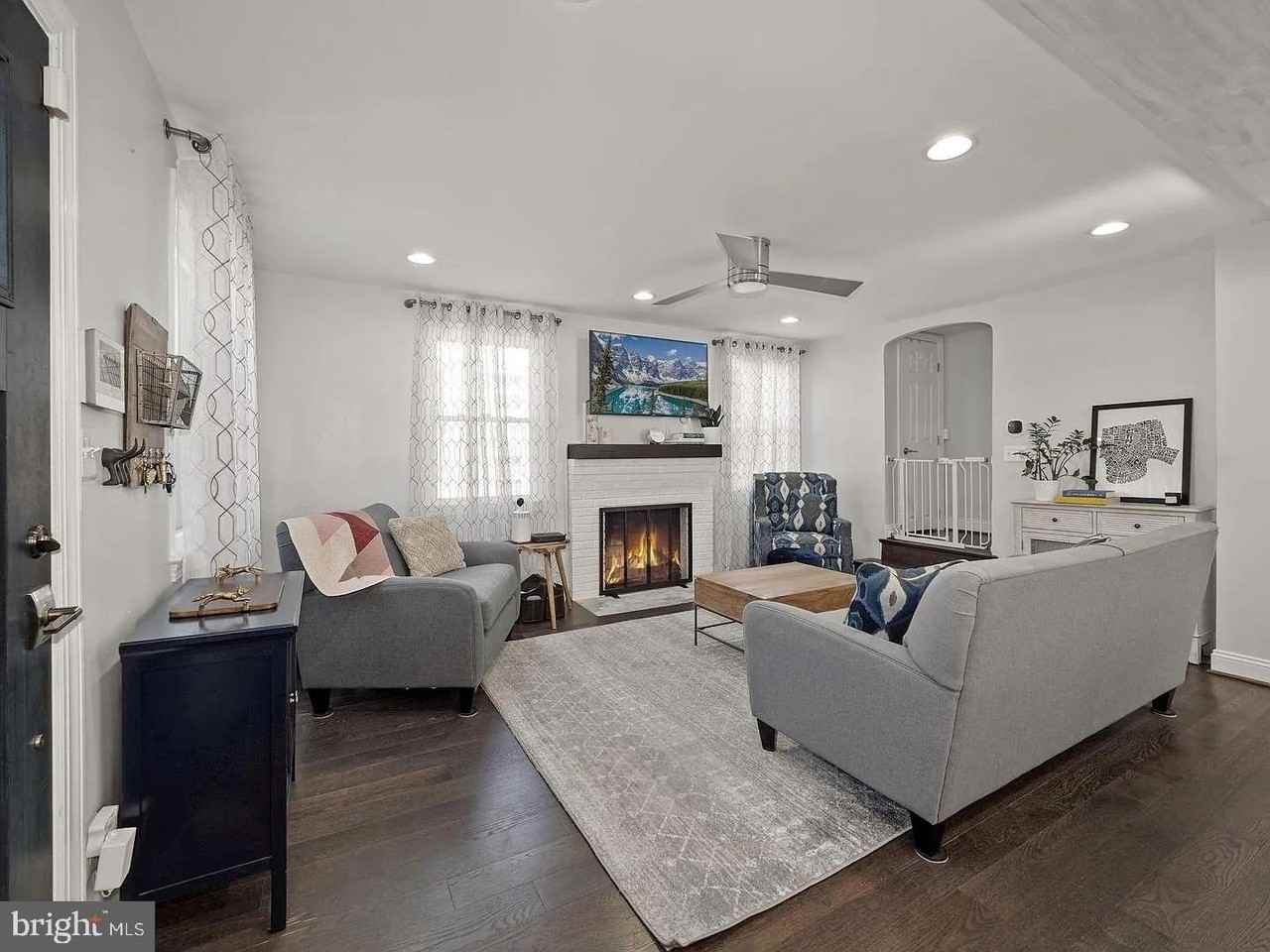 2605 Arcola Ave - Photo 6 of 30