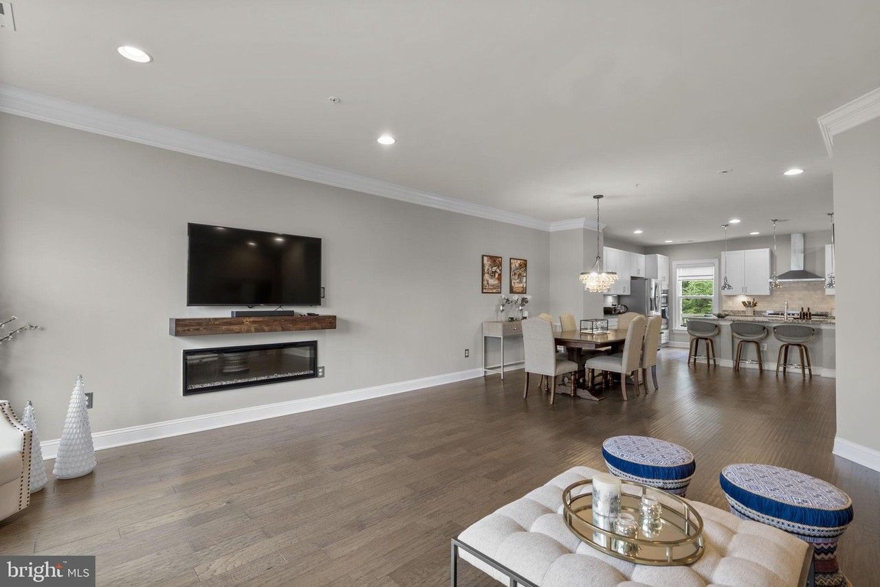 11826 Mango Ln - Photo 7 of 42