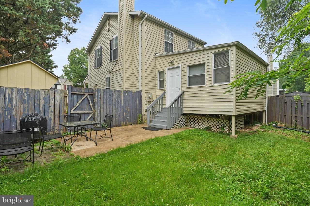 10506 Lime Tree Way - Photo 3 of 33