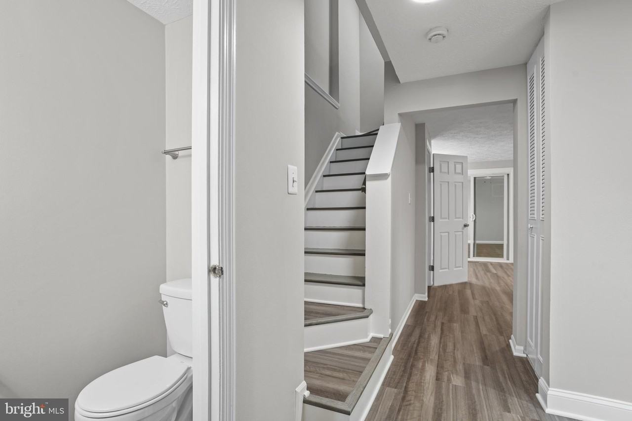 10506 Lime Tree Way - Photo 5 of 33