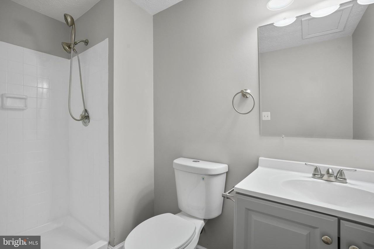 10506 Lime Tree Way - Photo 6 of 33