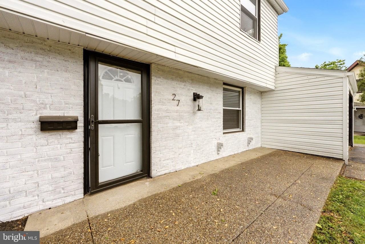 27 Parkside Cir - Photo 2 of 28