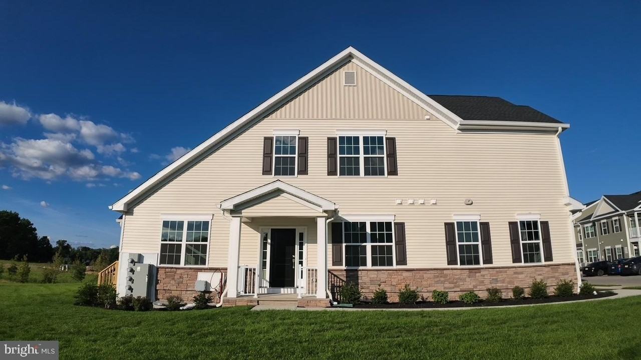 1404 Justin Dr - Photo 3 of 24
