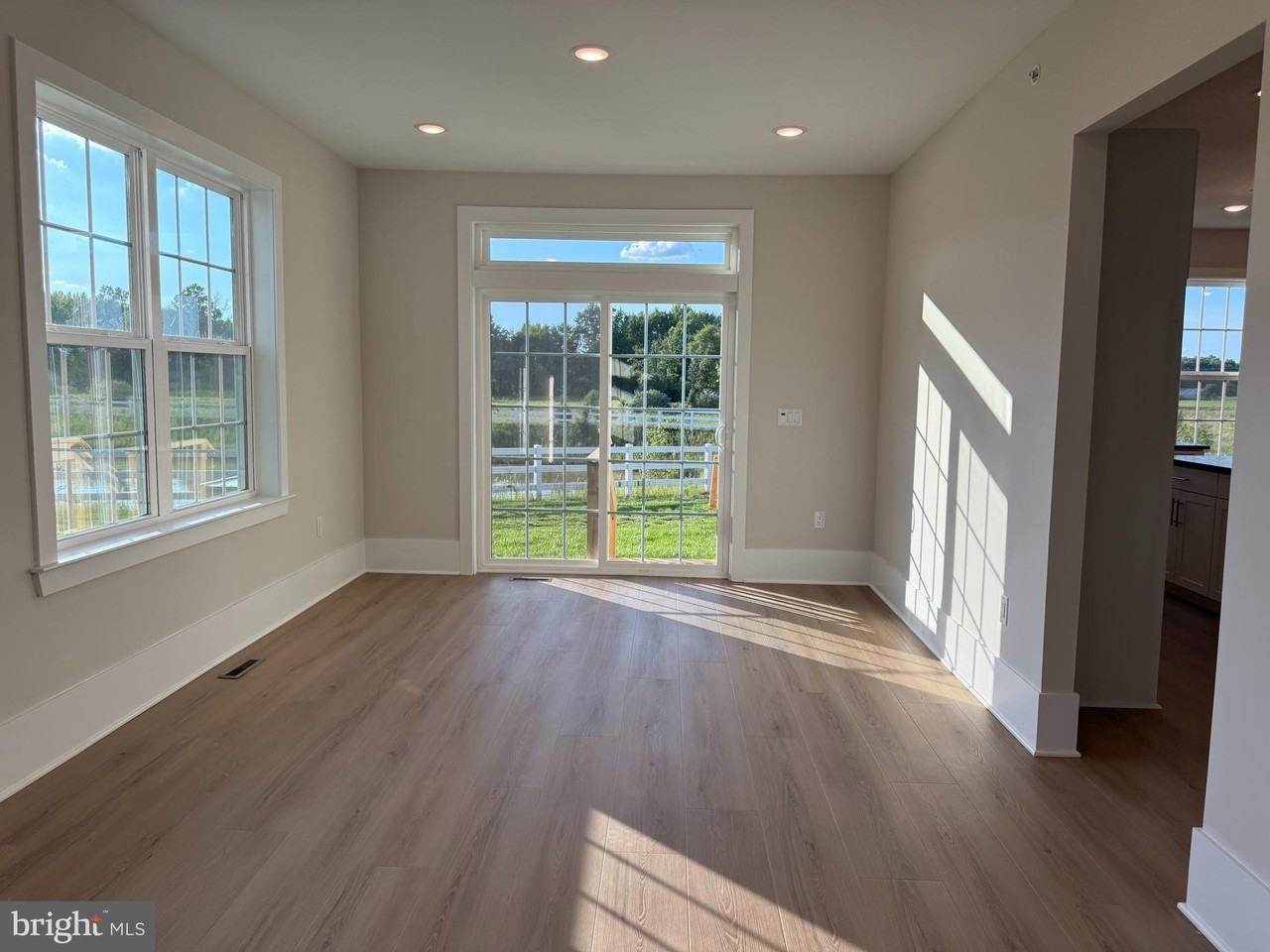 1404 Justin Dr - Photo 5 of 24