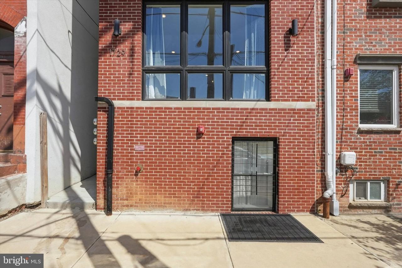 1729 Francis St #1 - Photo 2 of 22