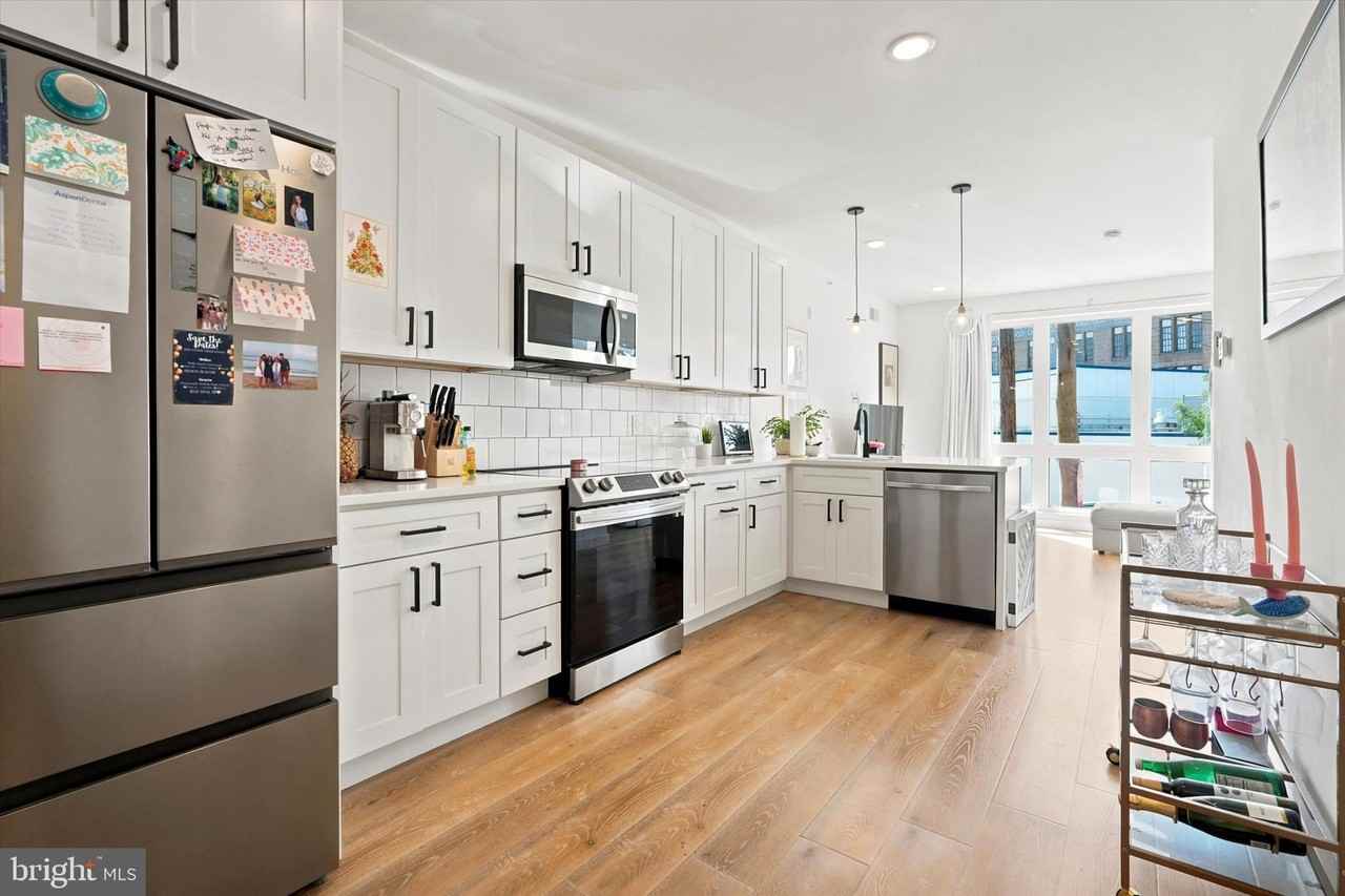1729 Francis St #1 - Photo 4 of 22