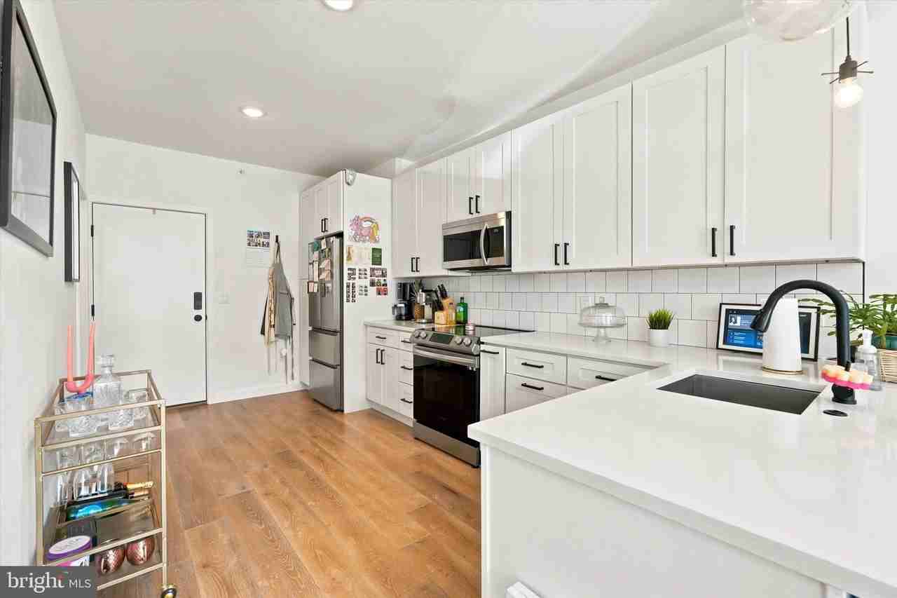 1729 Francis St #1 - Photo 5 of 22