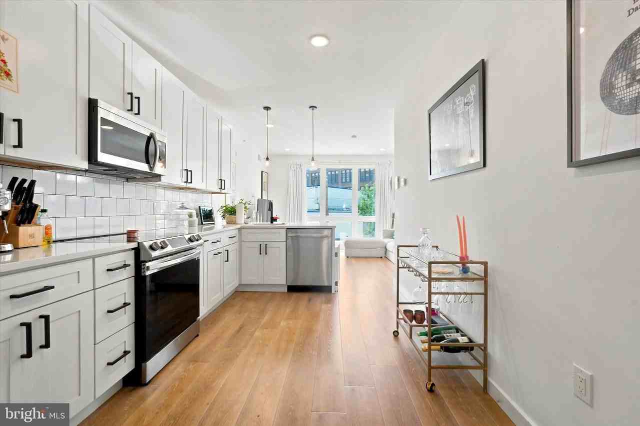 1729 Francis St #1 - Photo 6 of 22